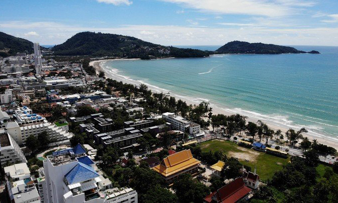 Bãi biển Patong tại Phuket, Thái Lan, hồi tháng 10/2020. Ảnh: AFP.